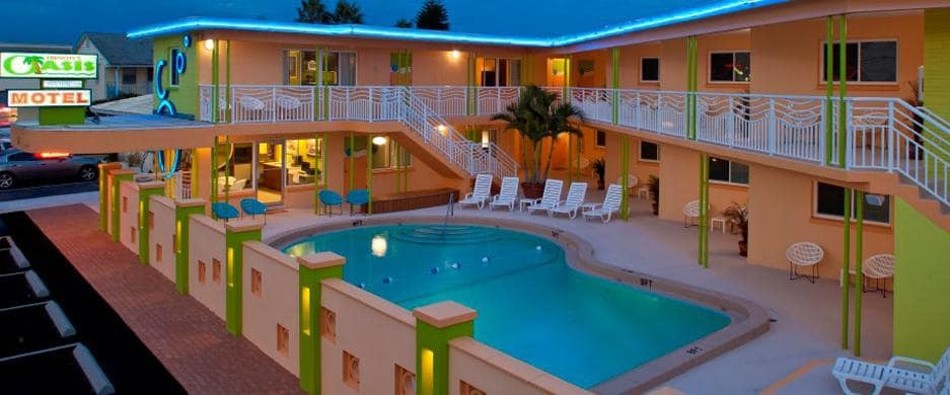 Motel with swimming pool