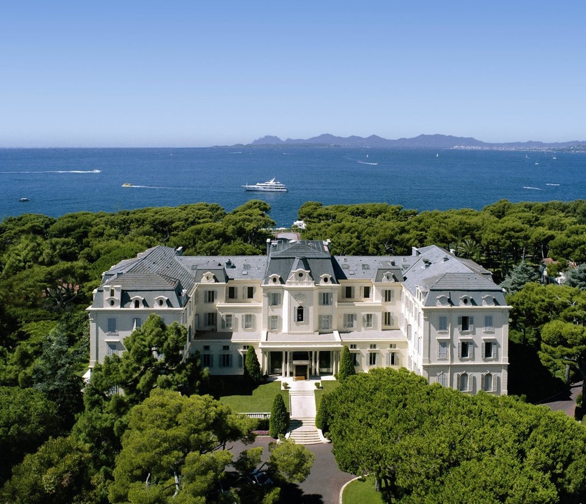L’hôtel Cap-Eden-Roc à Antibes L’hôtel Cap-Eden-Roc à Antibes