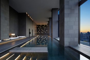 La piscine de l’hôtel Aman Tokyo