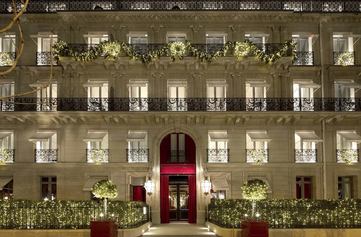 La R&eacute;serve Paris Hotel & Spa le soir