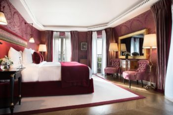 Une autre chambre de l’hôtel La Réserve Paris
