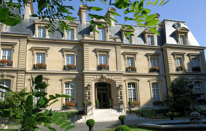 L’hôtel Saint James Paris place du Chancelier-Adenauer à Paris