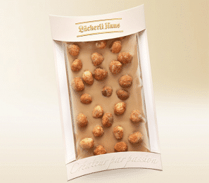 Tablette de chocolat blond aux noisettes entières