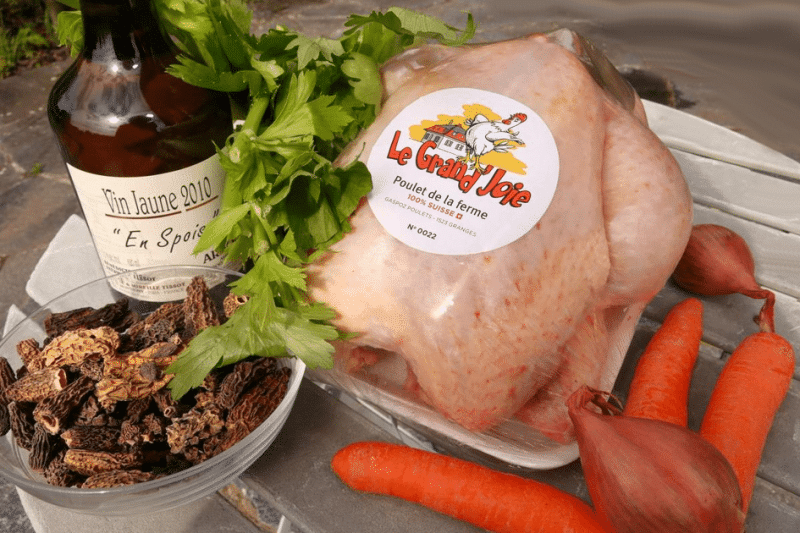 Ingr&eacute;dients du poulet fermier au vin jaune et aux morilles
