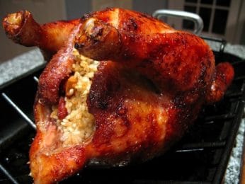 Poulet rôti farci au riz