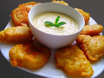 Beignets de bakaliaros (morue) sauce skordalia