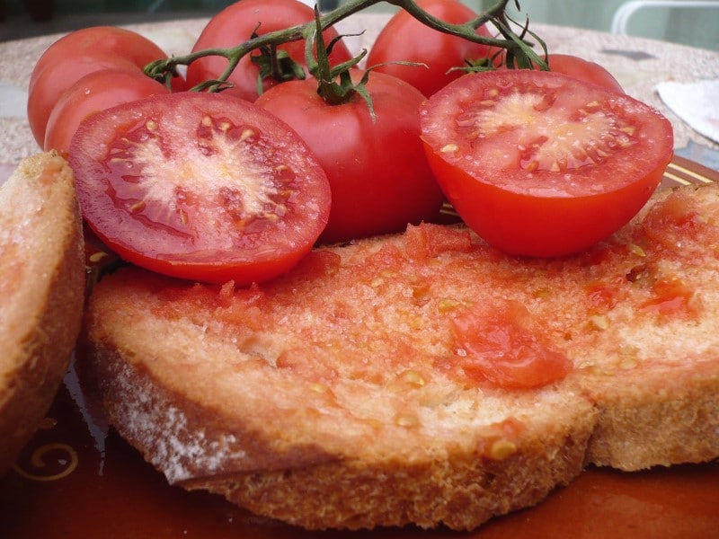 Bánh mì cà chua