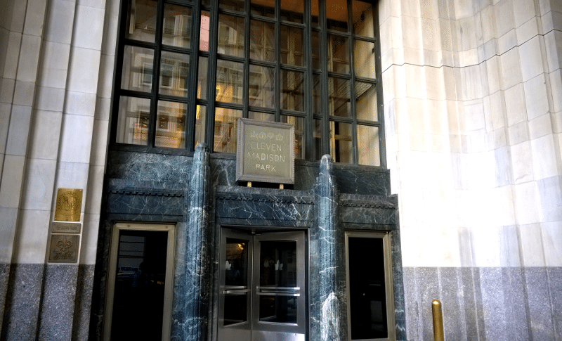 A entrada do Eleven Madison Park em Nova York