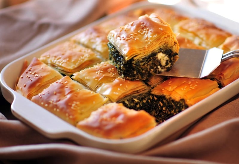 Spanak&oacute;pita &agrave; la sortie du four
