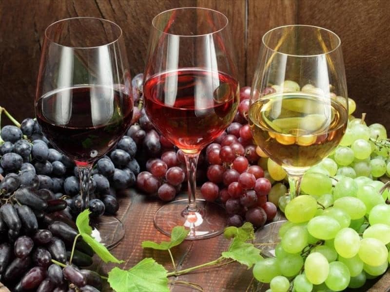 Vin rouge, vin ros&eacute; et vin blanc