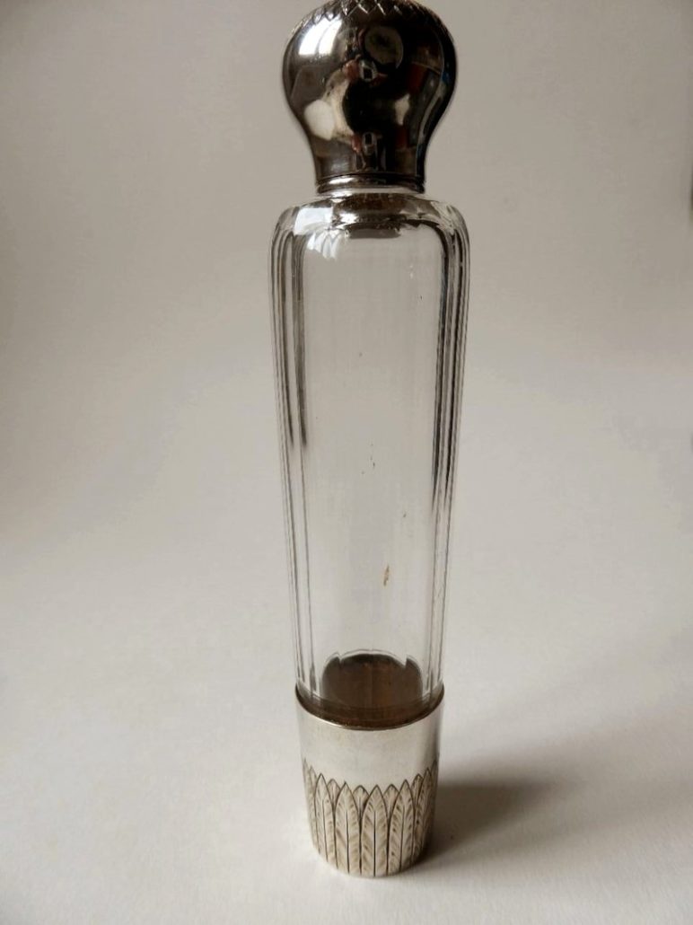 Ancienne topette en cristal et en argent