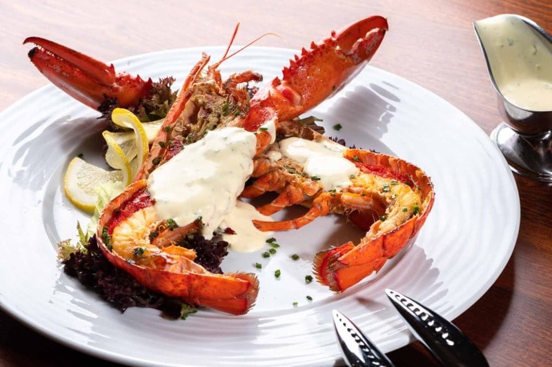 Gegrillter Hummer mit Senfsauce Gegrillter Hummer mit Senfsauce