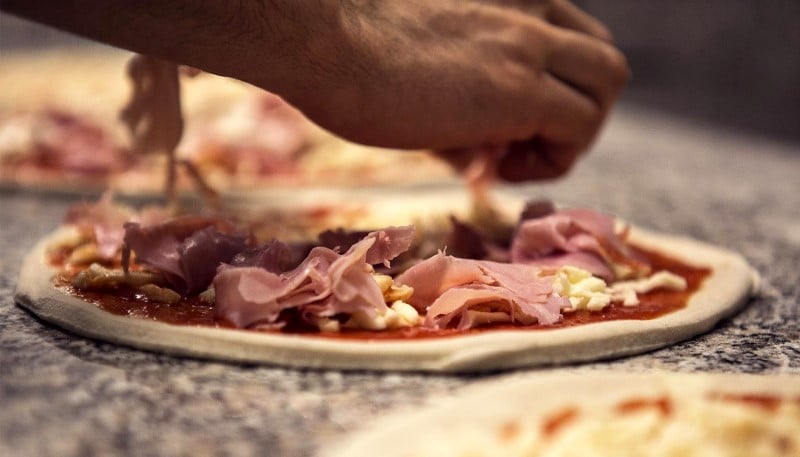 Pizza au jambon et mozzarella Pizza au jambon et mozzarella