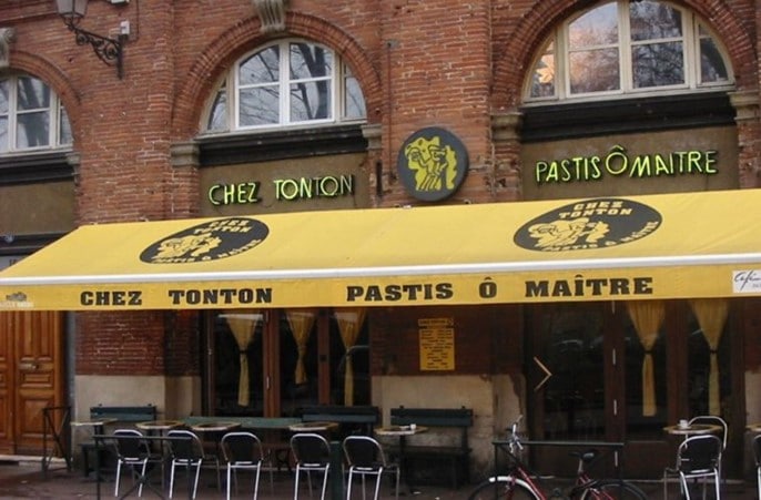 Café « Chez Tonton » place Saint-Pierre à Toulouse