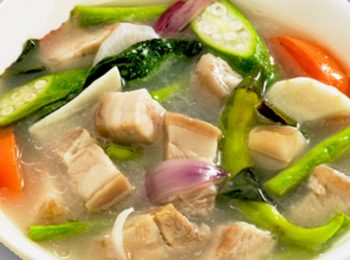 Sinigang à la poitrine de porc
