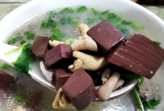 Soupe au sang de poulet et de canard