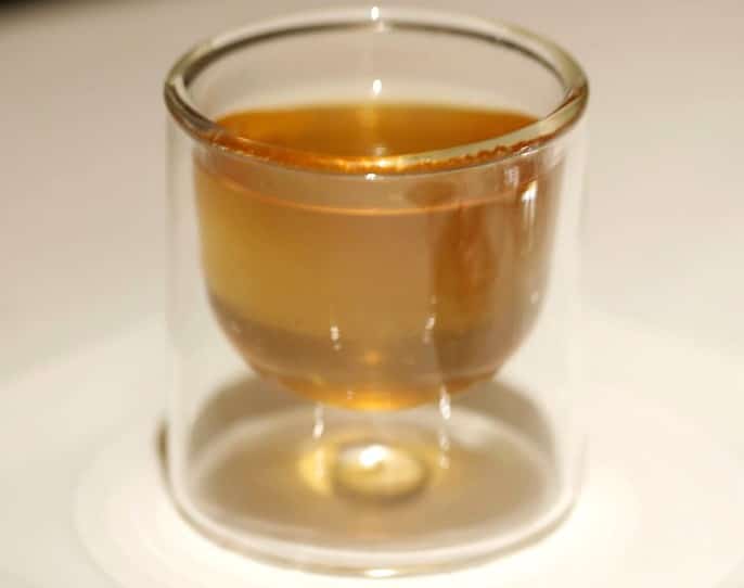 Thé Hōjicha glacé froid et chaud par Heston Blumenthal