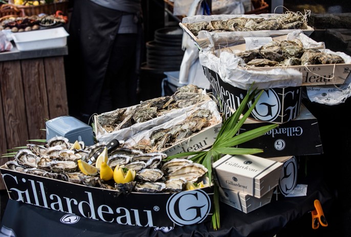 Gillardeau oysters sa stall