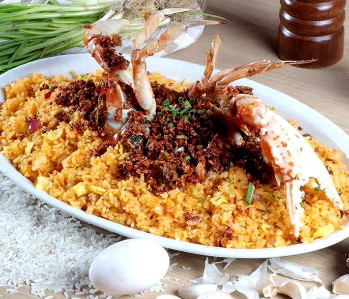 Arroz frito aligue con cangrejo y grasa de cangrejo