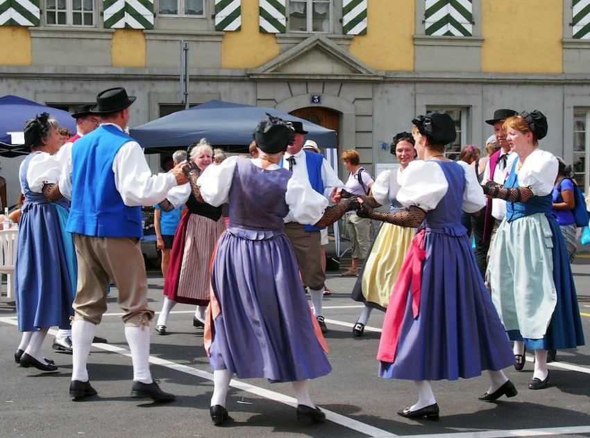 スイスのモルジュでのフォークダンス