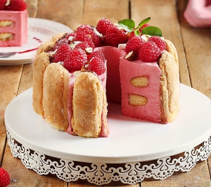 Raspberry charlotte cake