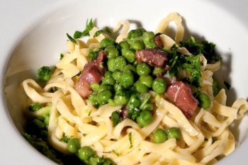 Taglioni aux bisi de Lumignano et morceaux d’oie (oca)