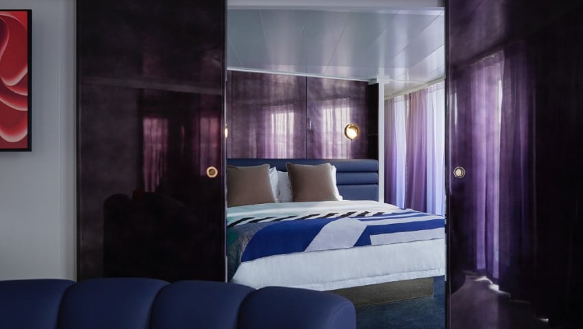 Une chambre des deux Massives suites du Scarlet Lady
