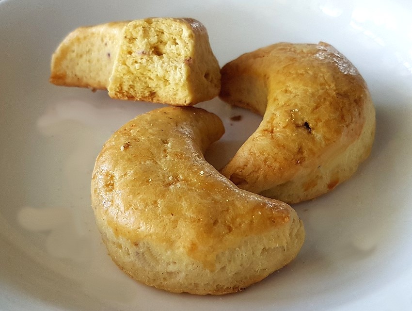 Biscoitos de meia lua filipinos