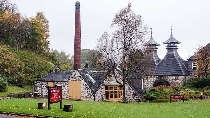 La distillerie Strathisla situ&eacute;e dans la r&eacute;gion du Speyside, au nord de l'&Eacute;cosse, si&egrave;ge de Chivas Regal