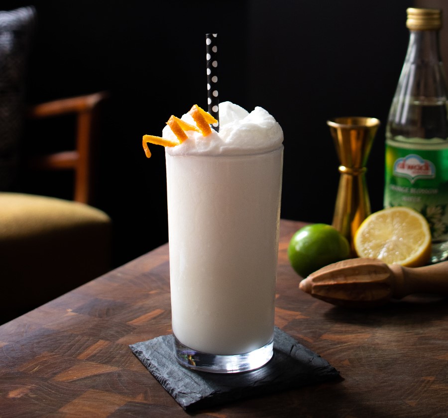 Ramos gin fizz cocktail