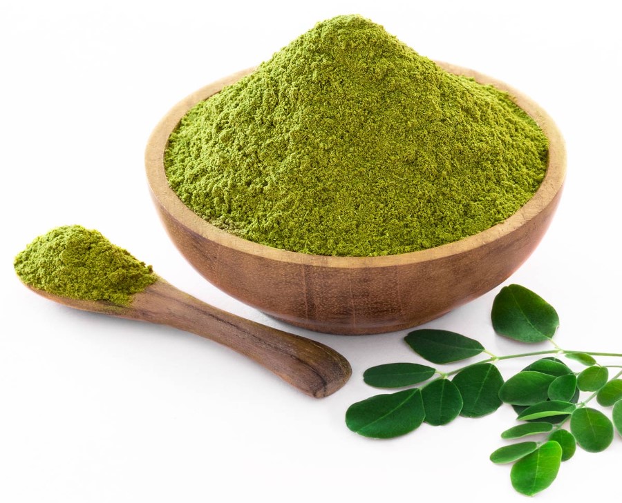 Moringa yaprakları ve tozu