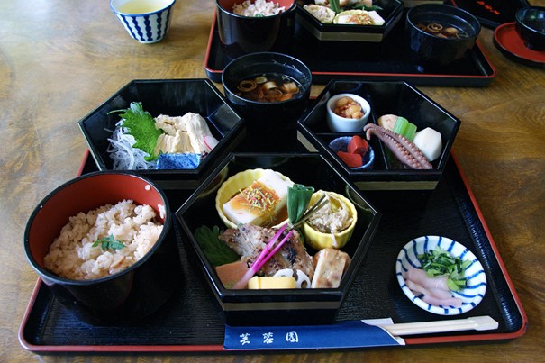 Um Fuyoen kaiseki informal em Ōtsu