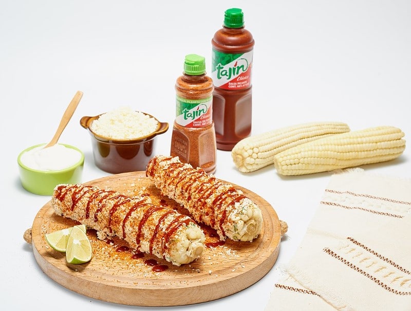 Maiskolben, Tajin-Sauce und Pulver