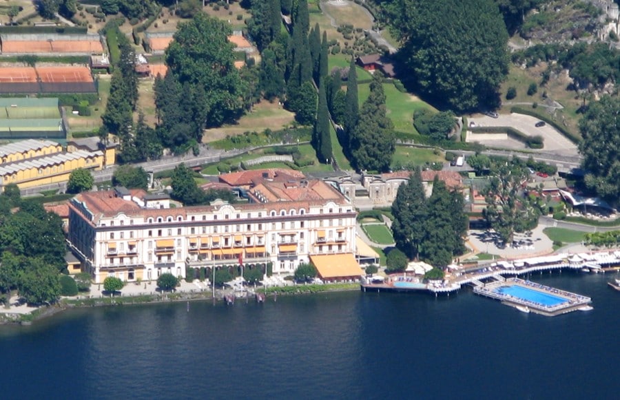 Villa d'Este บนชายฝั่งทะเลสาบโคโมในอิตาลี