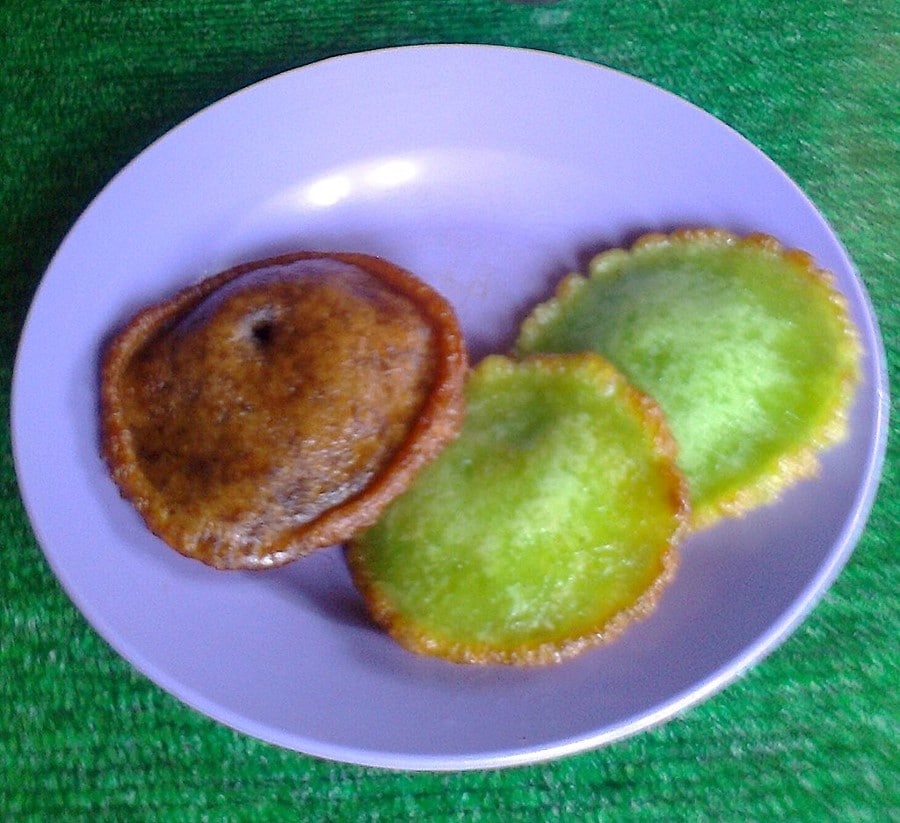 Plate of kue pinyaram