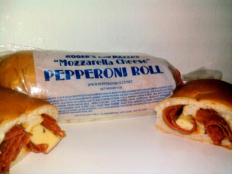 Rollo de pepperoni con mozzarella