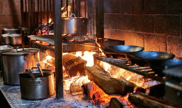 Gril du restaurant Leña Brava à Chicago