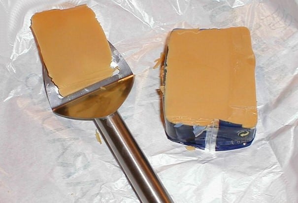 Brunost et son ostehøvel