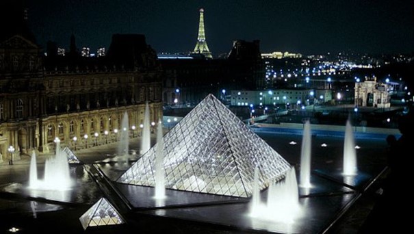 Pyramide du Louvre