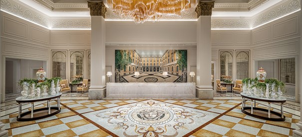 Le hall d’entrée de l’hôtel Palazzo Versace à Macau