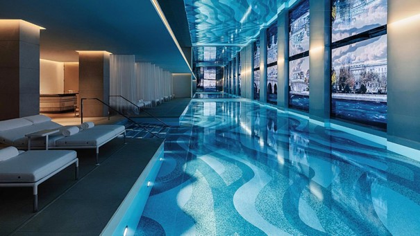 La piscine du Cheval Blanc Paris