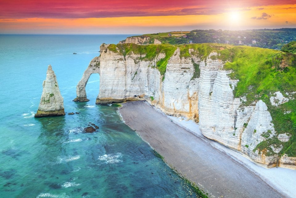 Les falaises d’Étretat en Normandie, France