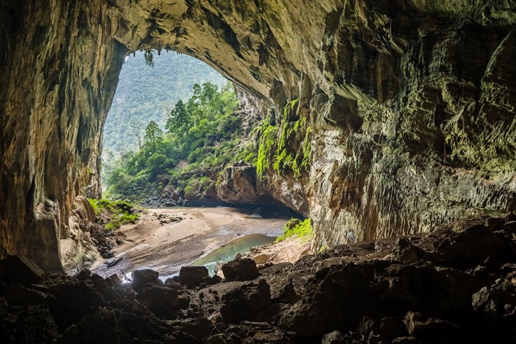 La plus grande caverne au monde de Son Dong au Vietnam