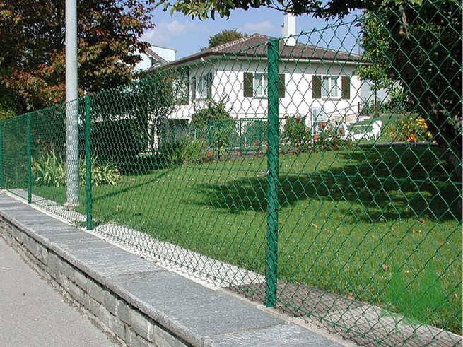 Grillage d'une clôture