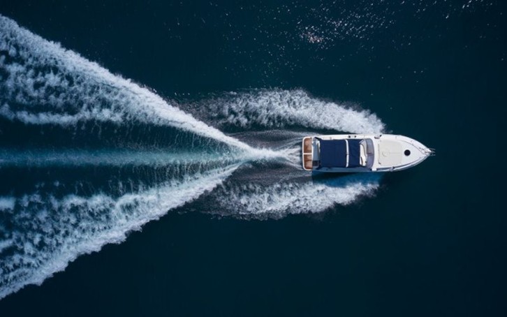 Remous et sillage d'un navire