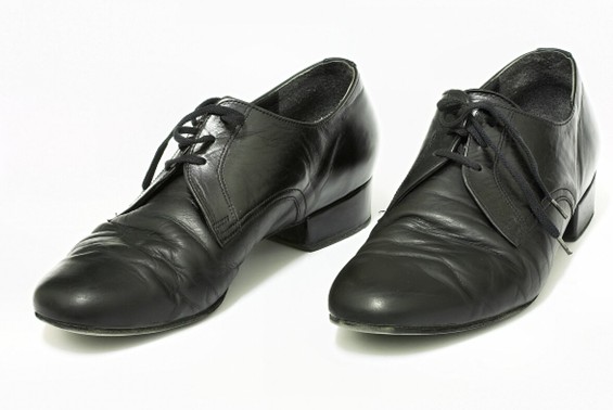 Une paire de souliers pour homme