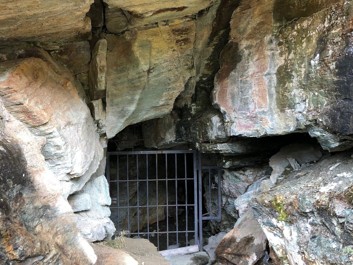 Entrée de la mine de cuivre de la Lée à Zinal en Suisse