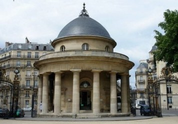 La rotonde du parc Monceau à Paris