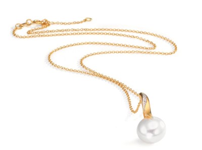 Chaînette en or avec pendentif