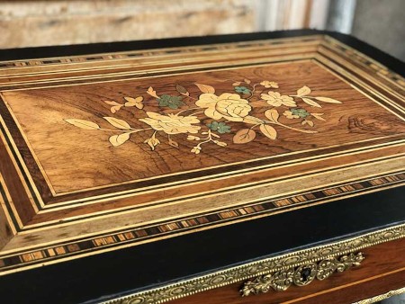 Ouvrage en marqueterie